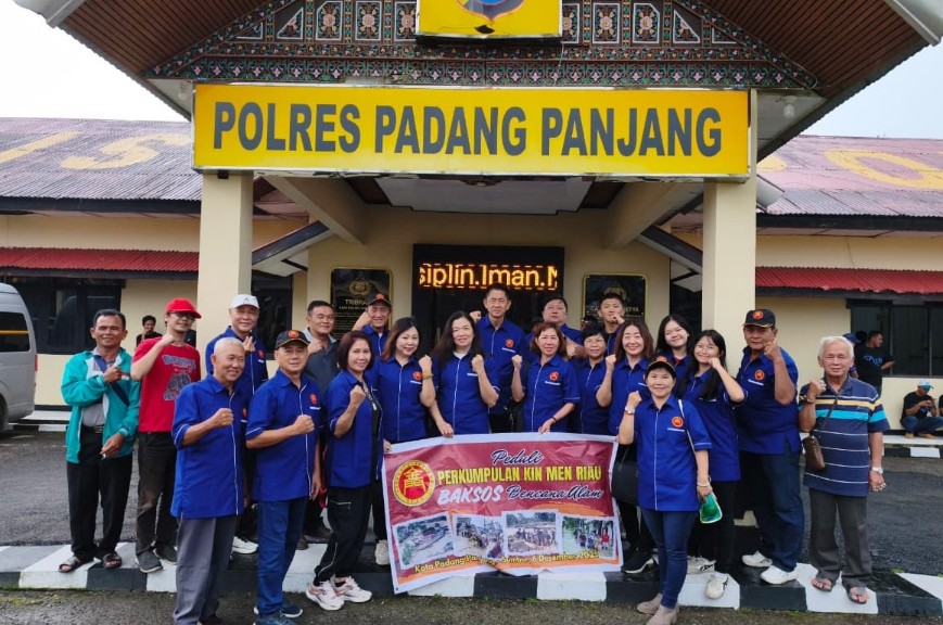 Perkumpulan Kin Men Riau Peduli antar langsung bantuan ke Padang Panjang, Sumbar (foto/ist)