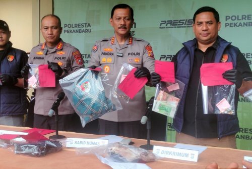 Polisi berhasil ungkap kasus pembunuhan Lansia di Rumbai, Pekanbaru yang dipukul balok kayu (foto/ist)