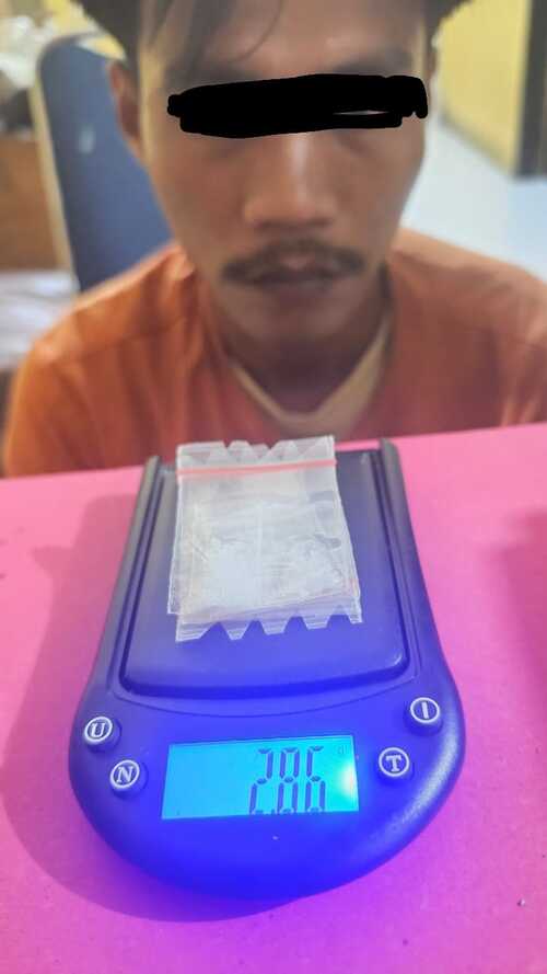 Polsek Bunut Polres Pelalawan menangkap seorang wiraswasta berinisial RAS. (Foto: Andi Indryanto)