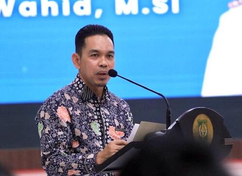 Plt Kadisdik Riau, Erisman Yahya. (Foto: int)