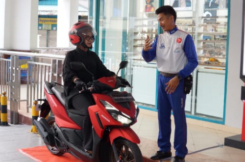 Instruktur Safety Riding Honda PT CDN, Rama Dhandyano.(foto: istimewa)