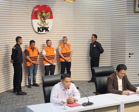 KPK gelar konferensi pers kasus Gubernur Riau.