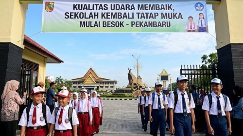 Sekolah di Pekanbaru kembali tatap muka mulai besok.(ilustrasi/AI/halloriau.com)