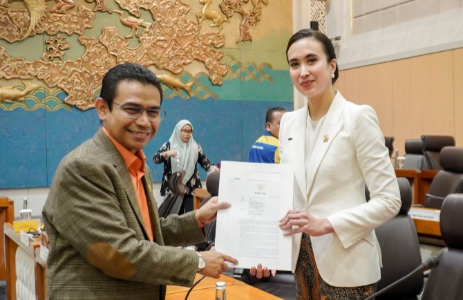 Anggota DPR RI, Hendry Munief perjuangkan pariwisata Riau ke Menpar (foto/ist)