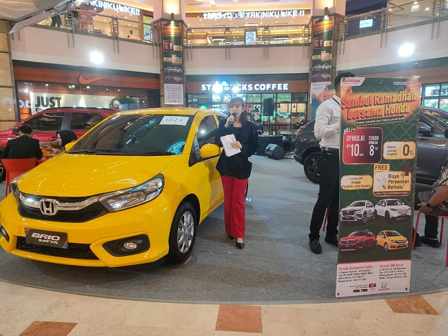 Pameran Honda di salah satu mal di Pekanbaru.