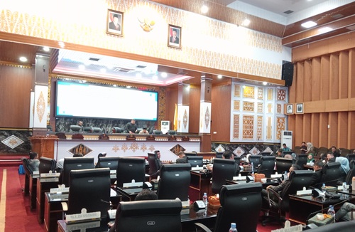 Pemko Pekanbaru tak hadir, rapat Pembahasan APBD 2026 diskor (foto/mimi)