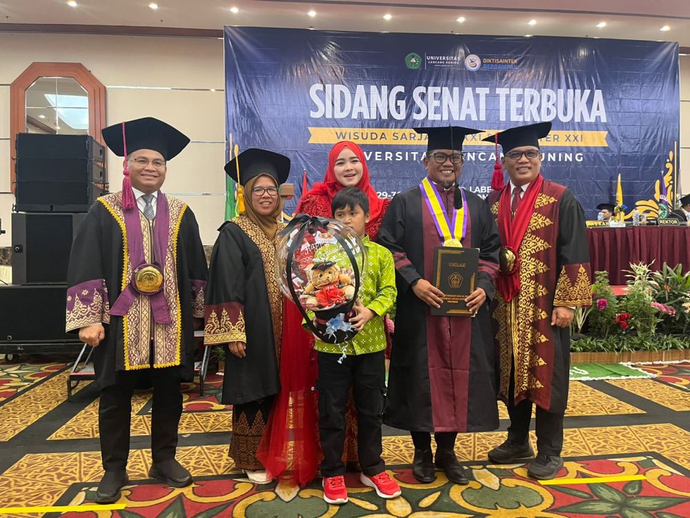 Unilak wisuda 1.341 lulusan, termasuk Kapolresta Pekanbaru dan Bupati Pelalawan (foto/ist)