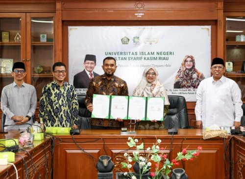 UIN Suska resmi menjalin kerja sama strategis dengan Telkomsel dan IKADI Provinsi Riau melalui penandatanganan MoU yang berlangsung di Ruang Rapat Pimpinan Gedung Rektorat UIN Suska, Kamis (25/6/2026).