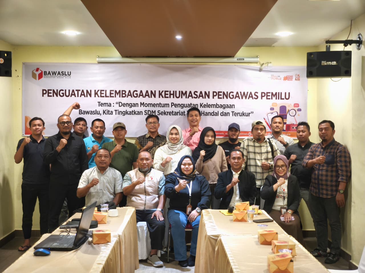 Penguatan kelembagaan, Bawaslu Rohil hadirkan dua narasumber (foto/afrizal)