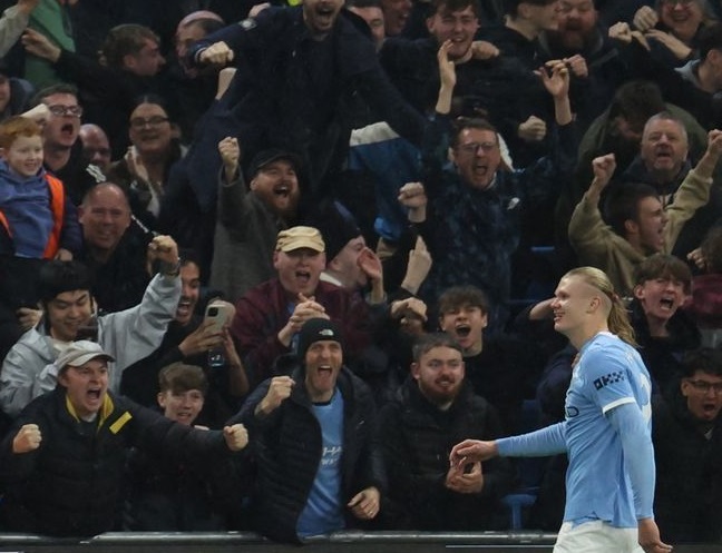 Manchester City menang telak 3-0 atas Liverpool pada pekan ke-11 Liga Inggris 2025–2026.
