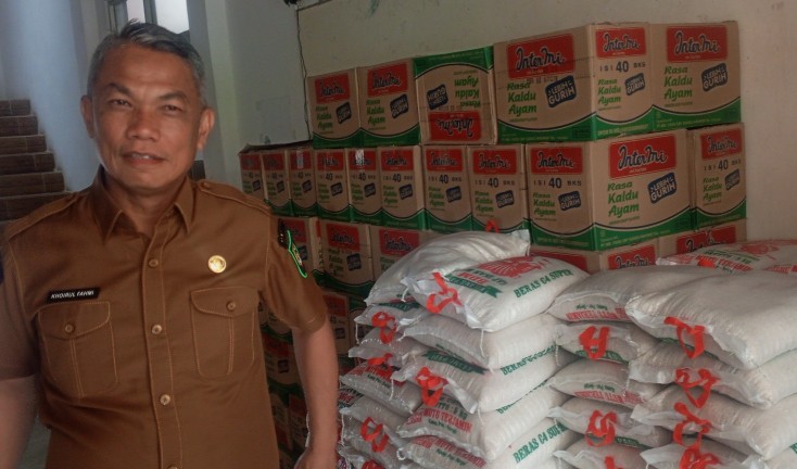 Kepala Dinas PUTR Rohil, Khoirul Fahmi galang bantuan untuk korban bencana Sumatra (foto/afrizal)