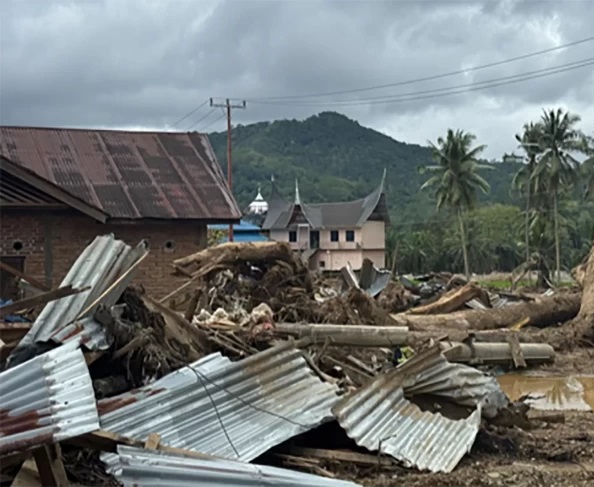 Kementerian Lingkungan Hidup (KLH) menjatuhkan sanksi administrasi kepada 68 perusahaan serta menyiapkan pencabutan izin usaha terhadap 28 unit usaha yang beroperasi di Sumatera Utara, Aceh, dan Sumatera Barat.

