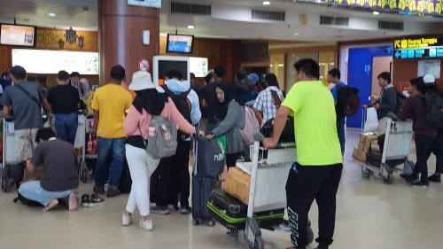 Puncak arus balik di Bandara SSK II Pekanbaru diprediksi H+4 Lebaran Idulfitri (foto/Yuni)