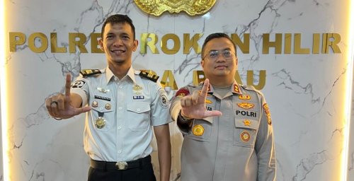 Ka KPLP Lapas Kelas IIA Bagansiapiapi, Yocky Prima Nugraha AMdP SH bersama Kapolres Rohil, AKBP Aldi Alfa Faroqi SH SIK MH.(foto: afrizal/halloriau.com)
