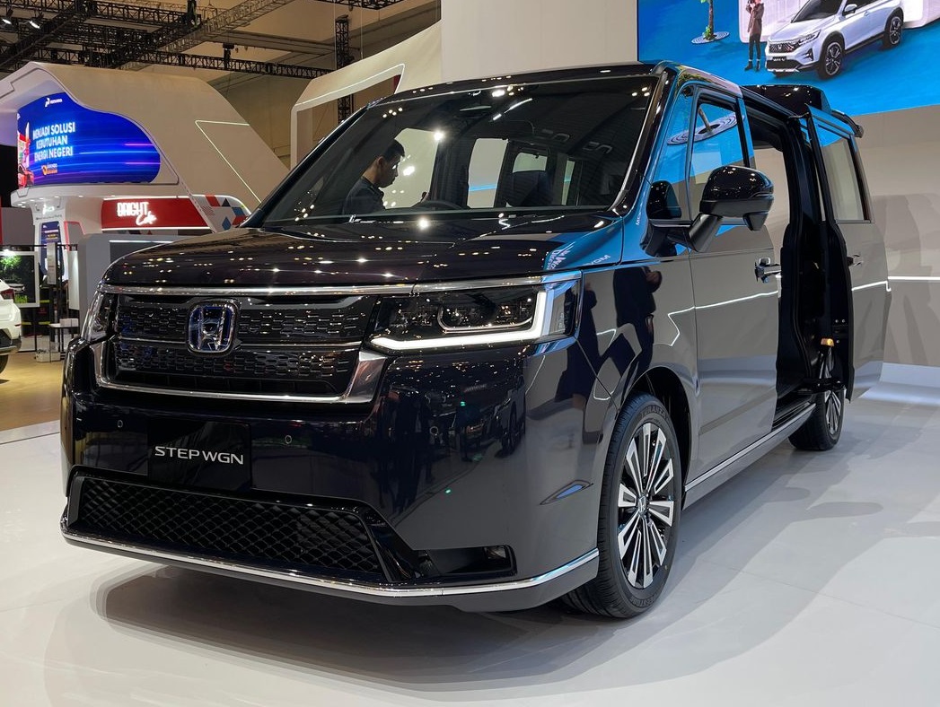 Honda StepWGN meluncur di Indonesia dengan harga Rp 629 juta.