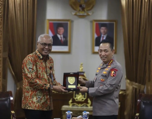 Kapolri Jenderal Polisi Listyo Sigit Prabowo menerima audiensi dari Pengurus Persatuan Wartawan Indonesia (PWI) Pusat di Mabes Polri, Jalan Trunojoyo, Jakarta, Senin (27/10/2025). 