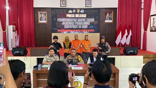 Polres Siak berhasil membongkar kasus dugaan tindak pidana pemalsuan sertifikat tanah yang melibatkan jaringan terorganisir. (Foto: Diana Sari)