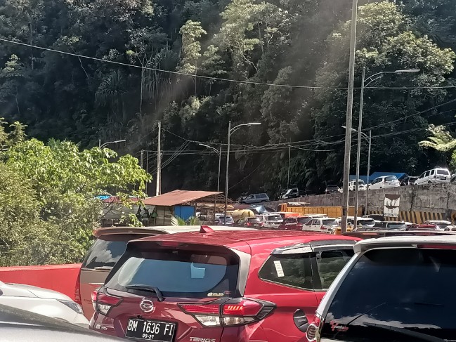 Ilustrasi macet di kelok 9, Selasa (1/4/2025)