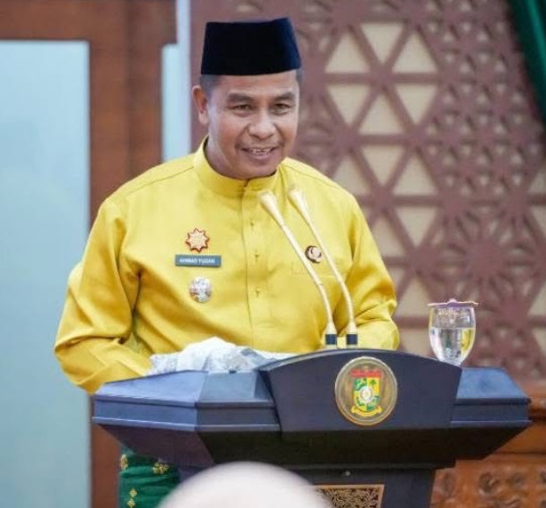 Bupati Kampar, Ahmad Yuzar.