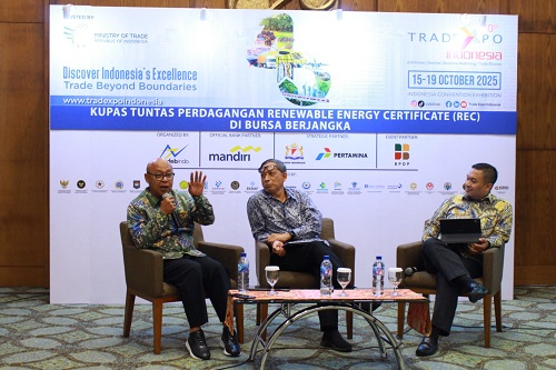 Direktur Utama PT ICDX, Fajar Wibhiyadi  dalam seminar bertajuk Kupas Tuntas Perdagangan REC.(foto: istimewa)