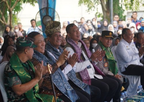 Mentan, Amran saat berkunjung ke Riau.(foto: angga/halloriau.com)