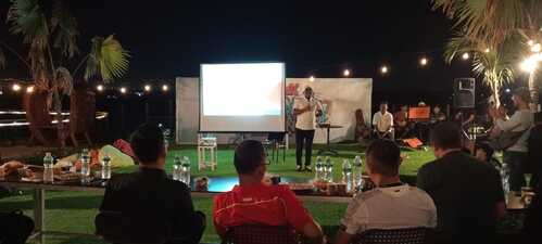 Bupati Pelalawan Zukri Misran menggelar gala dinner bersama PP Hima Persis di Z Park. (Foto: Andy Indrayanto)