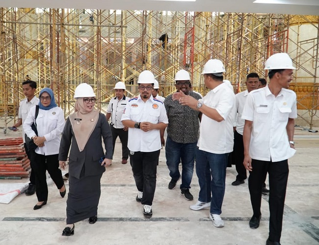 Wabup Kampar tinjau renovasi Masjid Islamic Center jelang Ramadan.