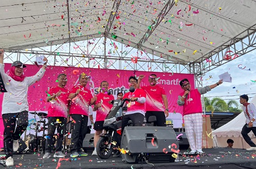 SMARTFREN Fun Run 2025 di Tapanuli Tengah sukses pecahkan rekor muri dengan peserta terbanyak.(foto: istimewa)
