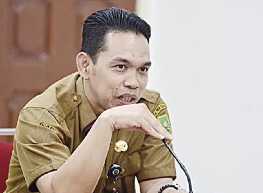 Kepala Dinas Pendidikan Provinsi Riau, Erisman Yahya (foto/int)