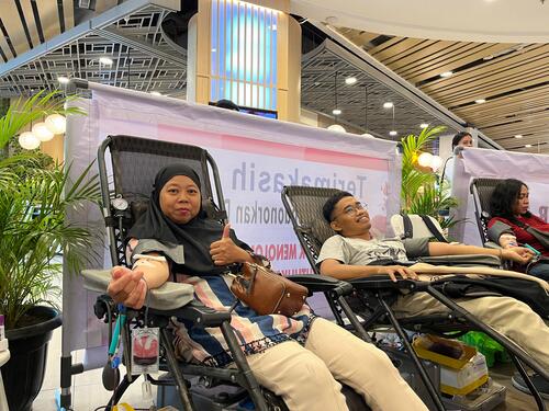 Living World Pekanbaru mengajak masyarakat untuk berpartisipasi dalam aksi donor darah. (Foto: Sri Wahyuni)