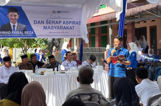 Warga Perumahan Odrimari meminta semenisasi Jalan ke Achmad Faisal Reza (foto/ist)