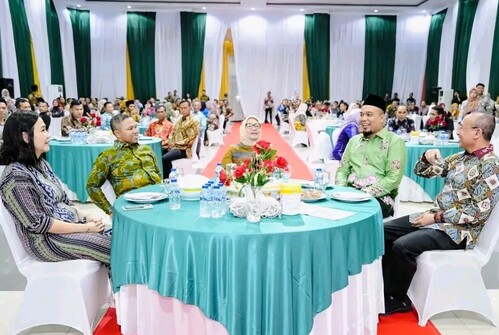 Pemkab Inhu menyambut Menteri PPPA dan Gubernur Riau. (Foto: Andri Subakti)