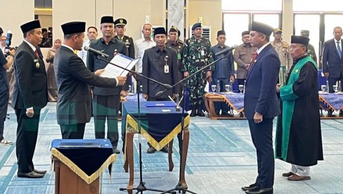 Walikota Pekanbaru, Agung Nugroho melantik Zulhelmi Arifin sebagai Sekdako Pekanbaru.(foto: pgi)