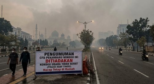 CFD di Pekanbaru ditiadakan akibat kabut asap.(ilustrasi/gemini AI/halloriau.com)