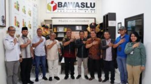 Bawaslu dan KPU Riau berkoordinasi membahas Pemutakhiran Data Pemilih Berkelanjutan (PDPB). (Foto: Media Center Riau)