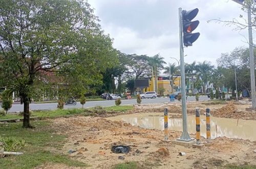 Simpang sebidang Jalan Arifin Ahmad -Sudirman depan Purna MTQ Pekanbaru segera diaspal.(foto: dok/halloriau.com)