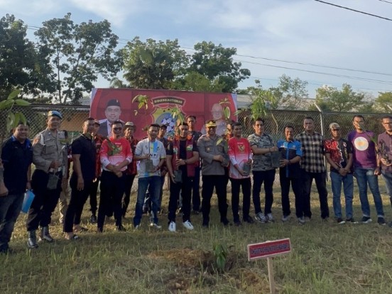 Pembukaan Liga CUP I Bhabinkamtibmas berlangsung di Lapangan Sepak Bola SMPN 6 Pekanbaru, Kecamatan Rumbai (foto/yuni)