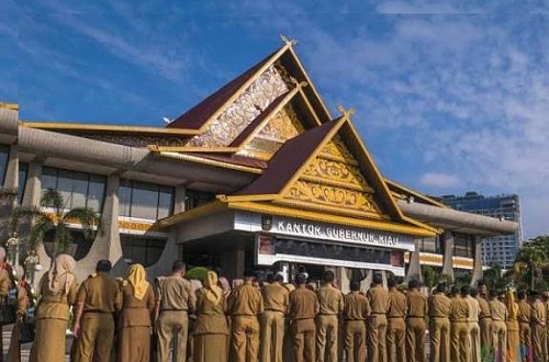 Pelantikan pejabat eselon II Pemprov Riau masih tertunda akibat belum dapat izin Kemendagri.(ilustrasi/int)