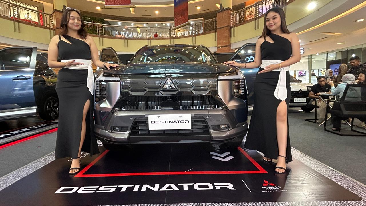 Peluncuran Mitsubishi Destinator di Mal Ska, Pekanbaru, akhir pekan kemarin. Foto Budy
