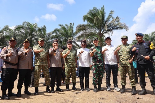 Bupati Pelalawan, Zukri ikuti launching relokasi dan pemulihan kawasan TN Tesso Nilo (foto/Andy)