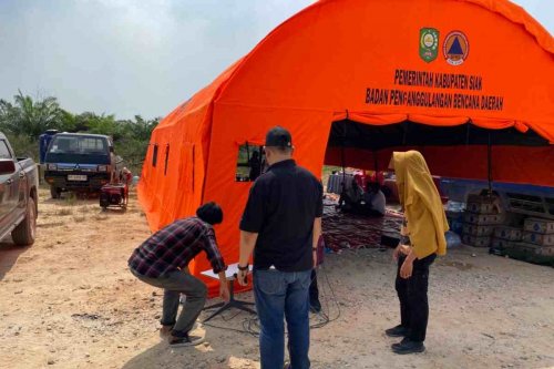 Pemkab Siak menghadirkan internet satelit di posko Taman Nasional Zamrud (foto/ist)