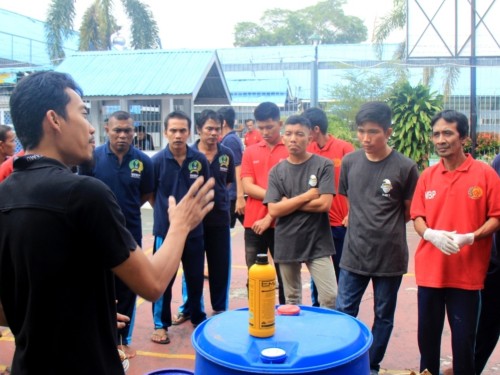 Lapas Pekanbaru melatih warga binaan olah sampah jadi pupuk organik (foto/Tata)