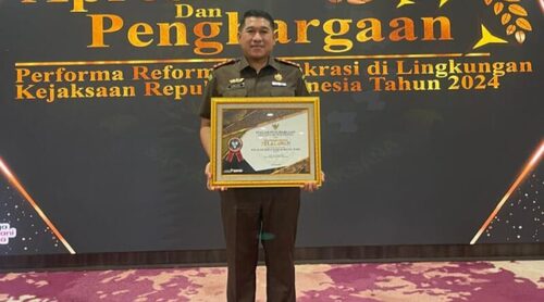 Kepala Kejaksaan Negeri Pelalawan, Azrijal. (Foto: Andy Indrayanto)