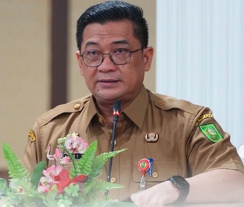  Sekretaris Daerah (Sekda) Provinsi Riau Syahrial Abdi.
