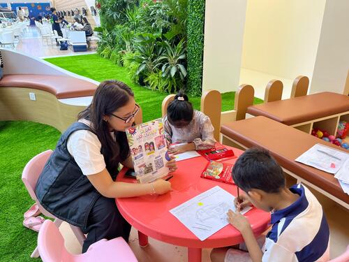 Kids Activity yang berada di Booth Suzuki di GIIAS 2025. (Foto: Istimewa)