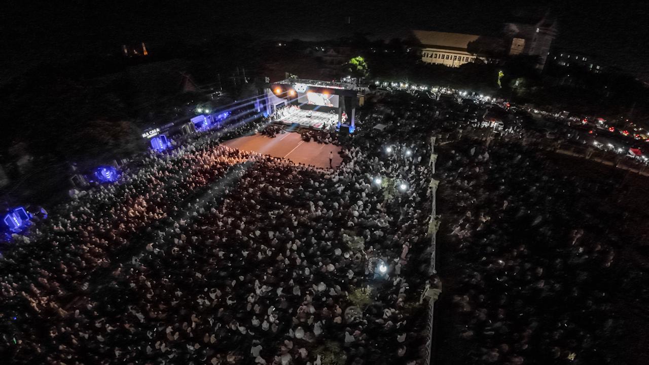 Ribuan warga padati Tabligh Akbar HUT Pekanbaru ke-241 bersama Ustaz Hanan Attaki (foto/ist)