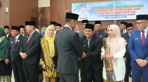 Bupati Kampar, Ahmad Yuzar melakukan perombakan besar-besaran terhadap pejabat Eselon II dan III (foto/tribunpku)