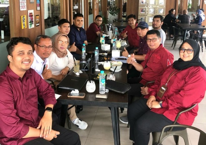 PT SPR Trada ngopi bareng jurnalis di Pekanbaru untuk pererat sinergi (foto/ist)