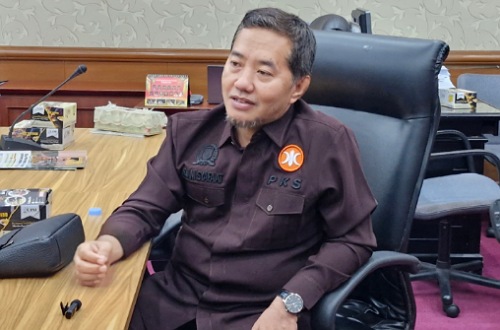 Ketua Komisi II DPRD Riau, Adam Syafaat.(foto: fitri/halloriau.com)