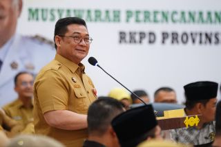 Sekdaprov Riau, Syahrial Abdi (foto/int)